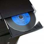 Как достать диск из дисковода?